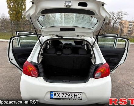 Білий Міцубісі Спейс Стар, об'ємом двигуна 1 л та пробігом 72 тис. км за 5600 $, фото 3 на Automoto.ua