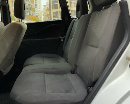 Білий Міцубісі Спейс Стар, об'ємом двигуна 1.58 л та пробігом 319 тис. км за 3500 $, фото 16 на Automoto.ua