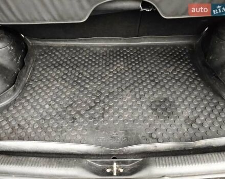 Красный Мицубиси Спейс Стар, объемом двигателя 1.83 л и пробегом 295 тыс. км за 3500 $, фото 12 на Automoto.ua