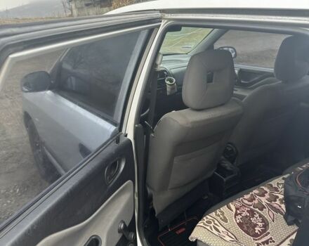 Серый Мицубиси Спейс Стар, объемом двигателя 1.6 л и пробегом 3 тыс. км за 3500 $, фото 11 на Automoto.ua