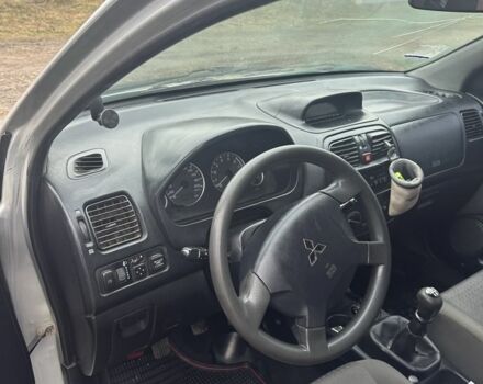 Серый Мицубиси Спейс Стар, объемом двигателя 1.6 л и пробегом 3 тыс. км за 3500 $, фото 6 на Automoto.ua