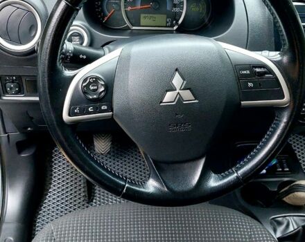 Серый Мицубиси Спейс Стар, объемом двигателя 1.2 л и пробегом 198 тыс. км за 6000 $, фото 3 на Automoto.ua