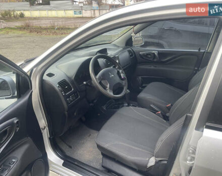 Серый Мицубиси Спейс Стар, объемом двигателя 1.58 л и пробегом 180 тыс. км за 3700 $, фото 4 на Automoto.ua