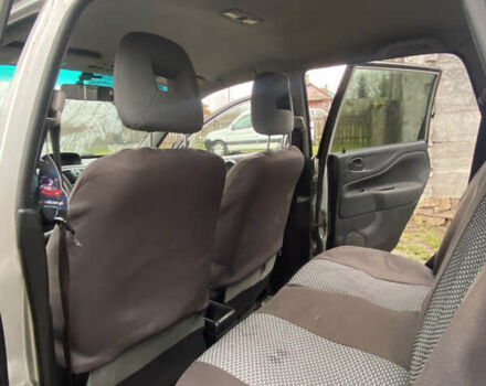 Сірий Міцубісі Спейс Стар, об'ємом двигуна 1.58 л та пробігом 300 тис. км за 2450 $, фото 12 на Automoto.ua