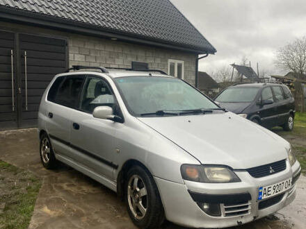 Серый Мицубиси Спейс Стар, объемом двигателя 1.58 л и пробегом 300 тыс. км за 2450 $, фото 1 на Automoto.ua