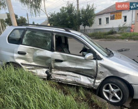 Мицубиси Спейс Стар 2004 в Сумах на Automoto.ua Серый Мицубиси Спейс Стар, объемом двигателя 1.58 л и пробегом 300 тыс. км за 1000 $, фото 1 на Automoto.ua
