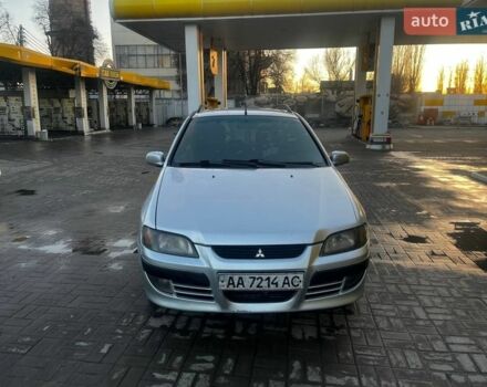 Серый Мицубиси Спейс Стар, объемом двигателя 1.6 л и пробегом 370 тыс. км за 2000 $, фото 1 на Automoto.ua