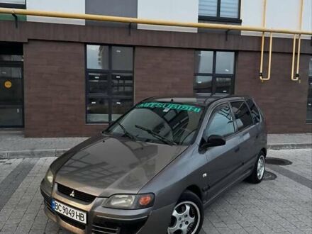 Мицубиси Спейс Стар 2004 в Сокале на Automoto.ua Серый Мицубиси Спейс Стар, объемом двигателя 1.6 л и пробегом 198 тыс. км за 2800 $, фото 1 на Automoto.ua