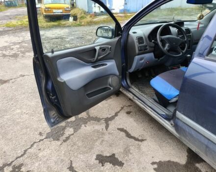 Синий Мицубиси Спейс Стар, объемом двигателя 1.6 л и пробегом 250 тыс. км за 2700 $, фото 5 на Automoto.ua