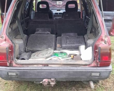 Красный Мицубиси Спейс Вагон, объемом двигателя 1.8 л и пробегом 325 тыс. км за 1150 $, фото 6 на Automoto.ua