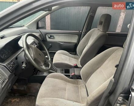 Серый Мицубиси Спейс Вагон, объемом двигателя 1.8 л и пробегом 300 тыс. км за 1500 $, фото 4 на Automoto.ua