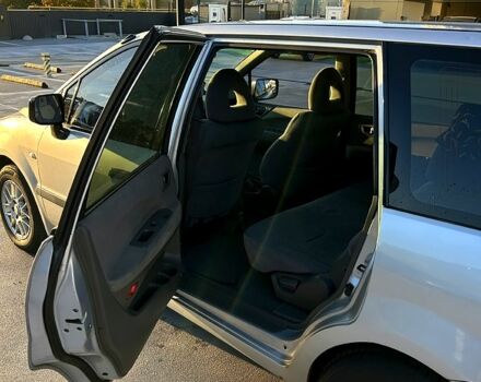 Серый Мицубиси Спейс Вагон, объемом двигателя 2 л и пробегом 394 тыс. км за 4500 $, фото 3 на Automoto.ua