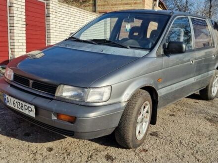 Серый Мицубиси Спейс Вагон, объемом двигателя 1.8 л и пробегом 410 тыс. км за 2000 $, фото 1 на Automoto.ua