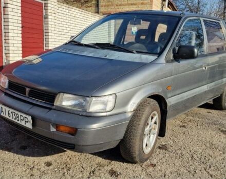 Серый Мицубиси Спейс Вагон, объемом двигателя 1.8 л и пробегом 410 тыс. км за 2000 $, фото 1 на Automoto.ua