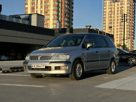 Мицубиси Спейс Вагон 2003 в Киеве на Automoto.ua Серый Мицубиси Спейс Вагон, объемом двигателя 2 л и пробегом 394 тыс. км за 4400 $, фото 1 на Automoto.ua