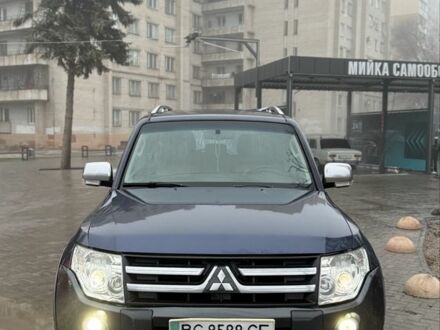 Синий Мицубиси Спейс Вагон, объемом двигателя 3 л и пробегом 800 тыс. км за 7800 $, фото 1 на Automoto.ua