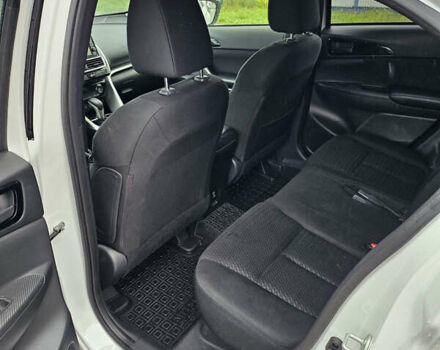 Белый Мицубиси Eclipse Cross, объемом двигателя 1.5 л и пробегом 187 тыс. км за 13999 $, фото 8 на Automoto.ua