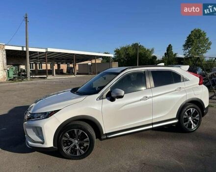Белый Мицубиси Eclipse Cross, объемом двигателя 1.5 л и пробегом 65 тыс. км за 19000 $, фото 2 на Automoto.ua