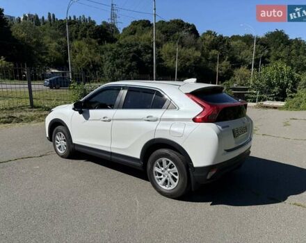Білий Міцубісі Eclipse Cross, об'ємом двигуна 1.5 л та пробігом 91 тис. км за 16000 $, фото 4 на Automoto.ua