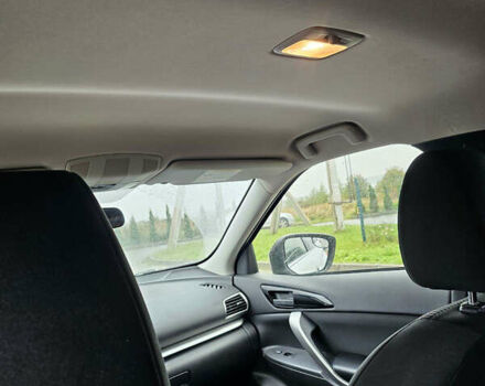 Белый Мицубиси Eclipse Cross, объемом двигателя 1.5 л и пробегом 187 тыс. км за 13999 $, фото 7 на Automoto.ua