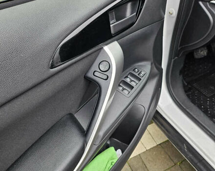 Белый Мицубиси Eclipse Cross, объемом двигателя 1.5 л и пробегом 187 тыс. км за 13999 $, фото 6 на Automoto.ua