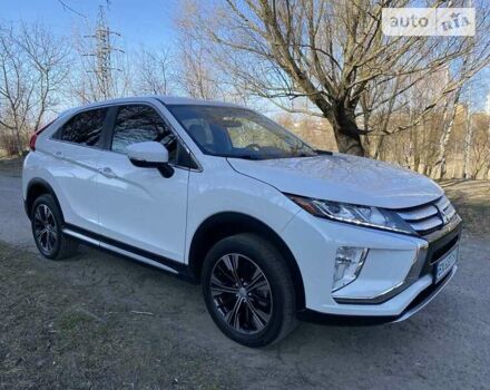 Білий Міцубісі Eclipse Cross, об'ємом двигуна 1.5 л та пробігом 55 тис. км за 18700 $, фото 3 на Automoto.ua