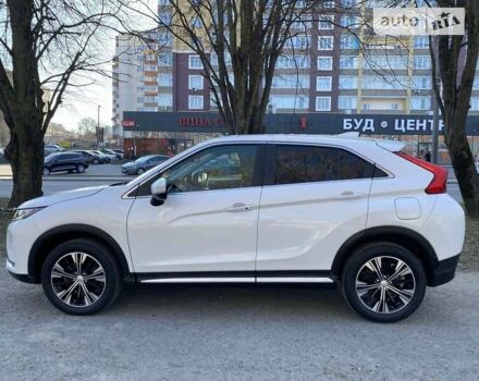 Белый Мицубиси Eclipse Cross, объемом двигателя 1.5 л и пробегом 55 тыс. км за 18700 $, фото 9 на Automoto.ua