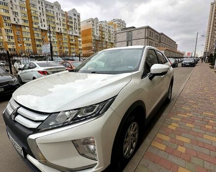 Белый Мицубиси Eclipse Cross, объемом двигателя 1.5 л и пробегом 92 тыс. км за 17000 $, фото 2 на Automoto.ua