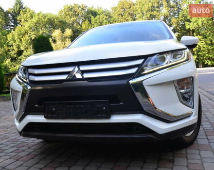 Белый Мицубиси Eclipse Cross, объемом двигателя 1.5 л и пробегом 192 тыс. км за 13150 $, фото 3 на Automoto.ua