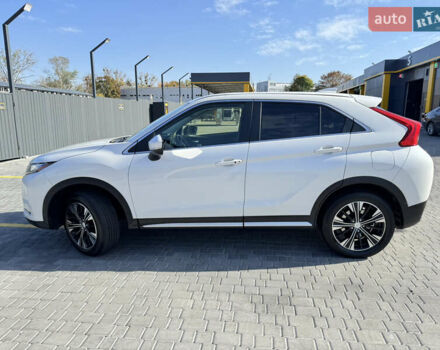 Белый Мицубиси Eclipse Cross, объемом двигателя 1.5 л и пробегом 55 тыс. км за 19300 $, фото 5 на Automoto.ua