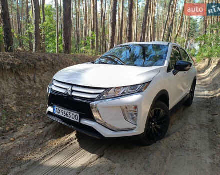 Белый Мицубиси Eclipse Cross, объемом двигателя 1.5 л и пробегом 123 тыс. км за 15700 $, фото 4 на Automoto.ua
