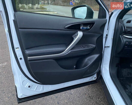 Белый Мицубиси Eclipse Cross, объемом двигателя 1.5 л и пробегом 47 тыс. км за 21200 $, фото 19 на Automoto.ua