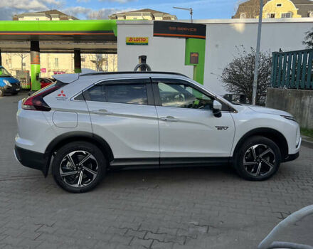 Білий Міцубісі Eclipse Cross, об'ємом двигуна 2.36 л та пробігом 49 тис. км за 30900 $, фото 6 на Automoto.ua