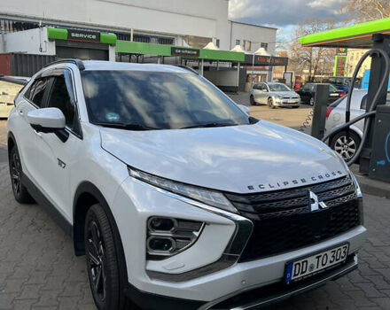 Білий Міцубісі Eclipse Cross, об'ємом двигуна 2.36 л та пробігом 49 тис. км за 30900 $, фото 3 на Automoto.ua