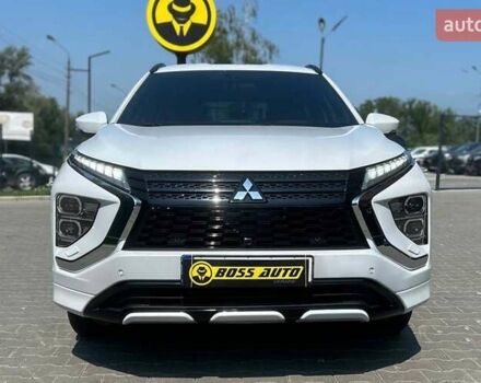Белый Мицубиси Eclipse Cross, объемом двигателя 2 л и пробегом 42 тыс. км за 24500 $, фото 1 на Automoto.ua