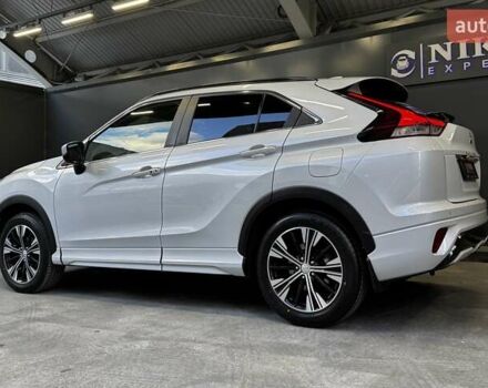 Белый Мицубиси Eclipse Cross, объемом двигателя 2 л и пробегом 96 тыс. км за 23500 $, фото 8 на Automoto.ua