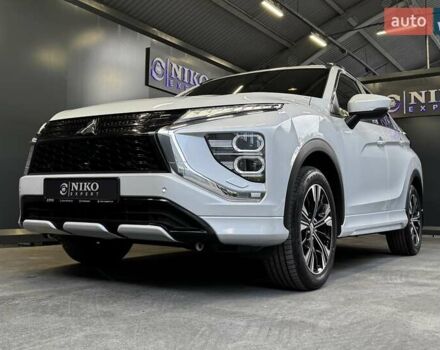 Белый Мицубиси Eclipse Cross, объемом двигателя 2 л и пробегом 96 тыс. км за 23500 $, фото 2 на Automoto.ua