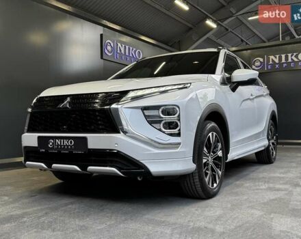 Белый Мицубиси Eclipse Cross, объемом двигателя 2 л и пробегом 96 тыс. км за 23500 $, фото 1 на Automoto.ua