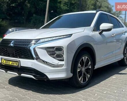 Белый Мицубиси Eclipse Cross, объемом двигателя 2 л и пробегом 42 тыс. км за 24500 $, фото 2 на Automoto.ua