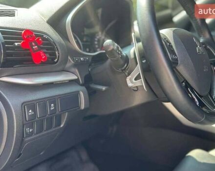 Белый Мицубиси Eclipse Cross, объемом двигателя 2 л и пробегом 42 тыс. км за 24500 $, фото 9 на Automoto.ua