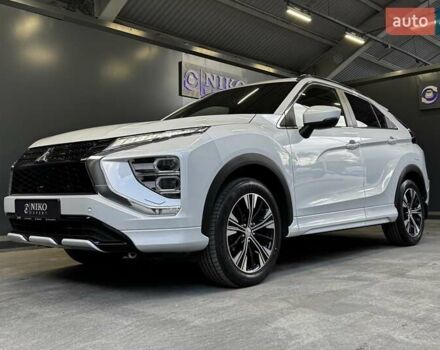 Белый Мицубиси Eclipse Cross, объемом двигателя 2 л и пробегом 96 тыс. км за 23500 $, фото 5 на Automoto.ua