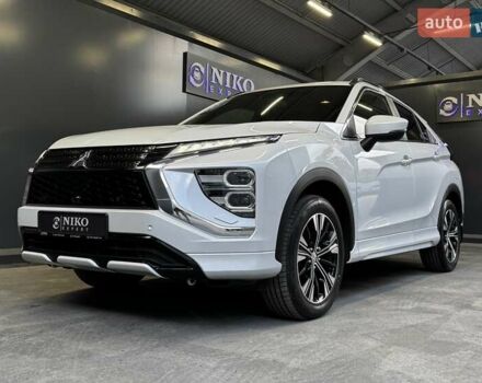 Белый Мицубиси Eclipse Cross, объемом двигателя 2 л и пробегом 96 тыс. км за 23500 $, фото 3 на Automoto.ua
