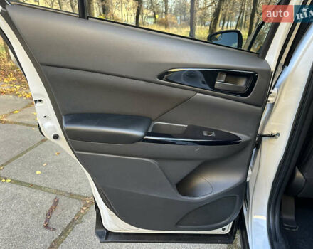 Білий Міцубісі Eclipse Cross, об'ємом двигуна 1.5 л та пробігом 72 тис. км за 22000 $, фото 19 на Automoto.ua