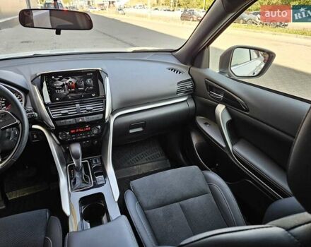 Белый Мицубиси Eclipse Cross, объемом двигателя 2 л и пробегом 36 тыс. км за 25500 $, фото 16 на Automoto.ua