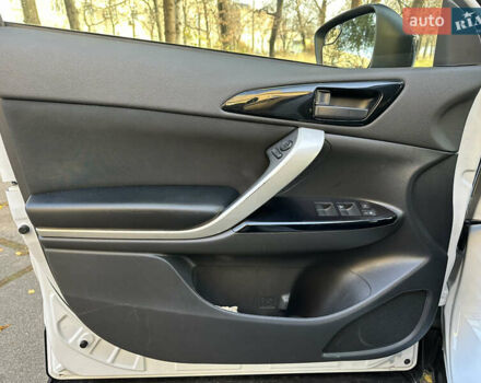 Белый Мицубиси Eclipse Cross, объемом двигателя 1.5 л и пробегом 72 тыс. км за 19999 $, фото 16 на Automoto.ua