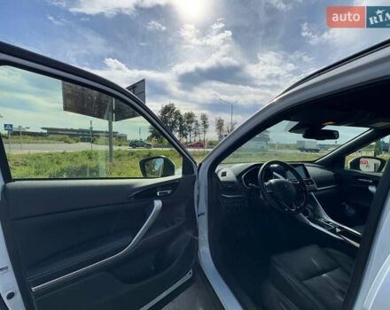 Белый Мицубиси Eclipse Cross, объемом двигателя 1.5 л и пробегом 31 тыс. км за 30500 $, фото 19 на Automoto.ua