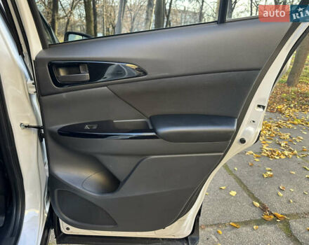 Белый Мицубиси Eclipse Cross, объемом двигателя 1.5 л и пробегом 72 тыс. км за 19999 $, фото 24 на Automoto.ua