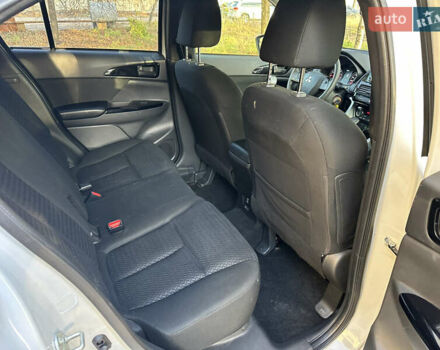 Білий Міцубісі Eclipse Cross, об'ємом двигуна 1.5 л та пробігом 72 тис. км за 22000 $, фото 25 на Automoto.ua