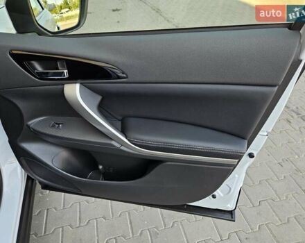 Белый Мицубиси Eclipse Cross, объемом двигателя 2 л и пробегом 36 тыс. км за 25500 $, фото 22 на Automoto.ua