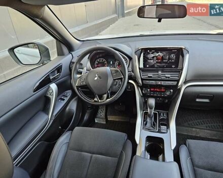 Белый Мицубиси Eclipse Cross, объемом двигателя 2 л и пробегом 36 тыс. км за 25500 $, фото 15 на Automoto.ua